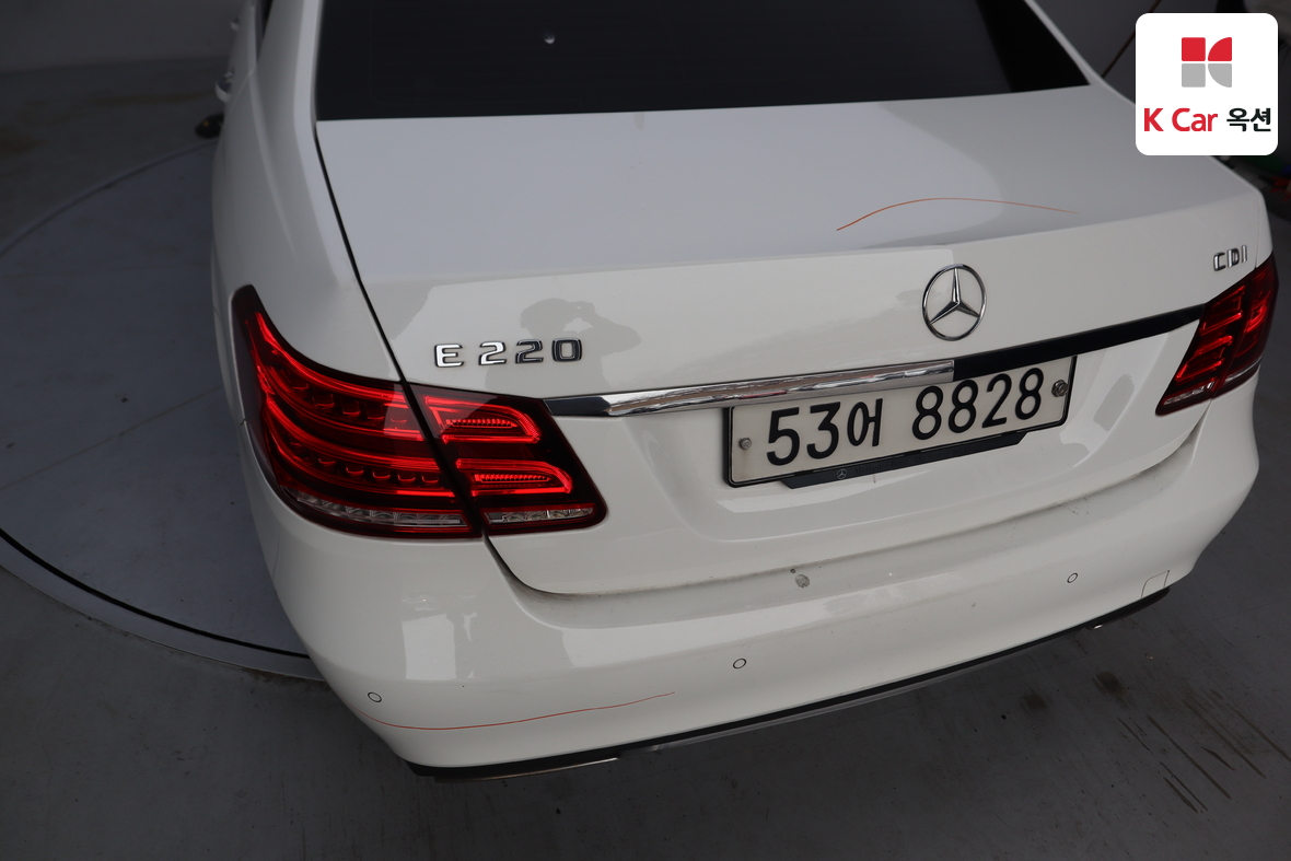 Mercedes-Benz E-Class 2014 - Image 42