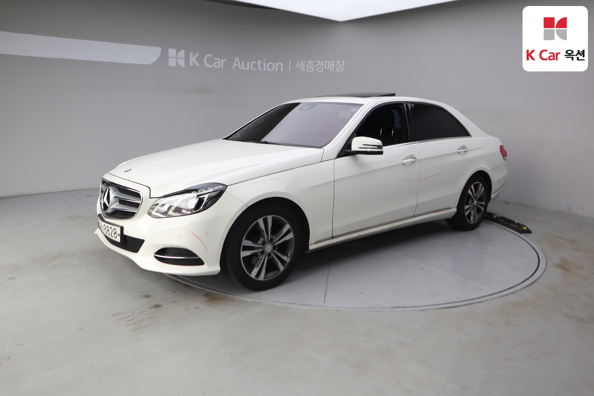 Mercedes-Benz E-Class 2014 - Image 1