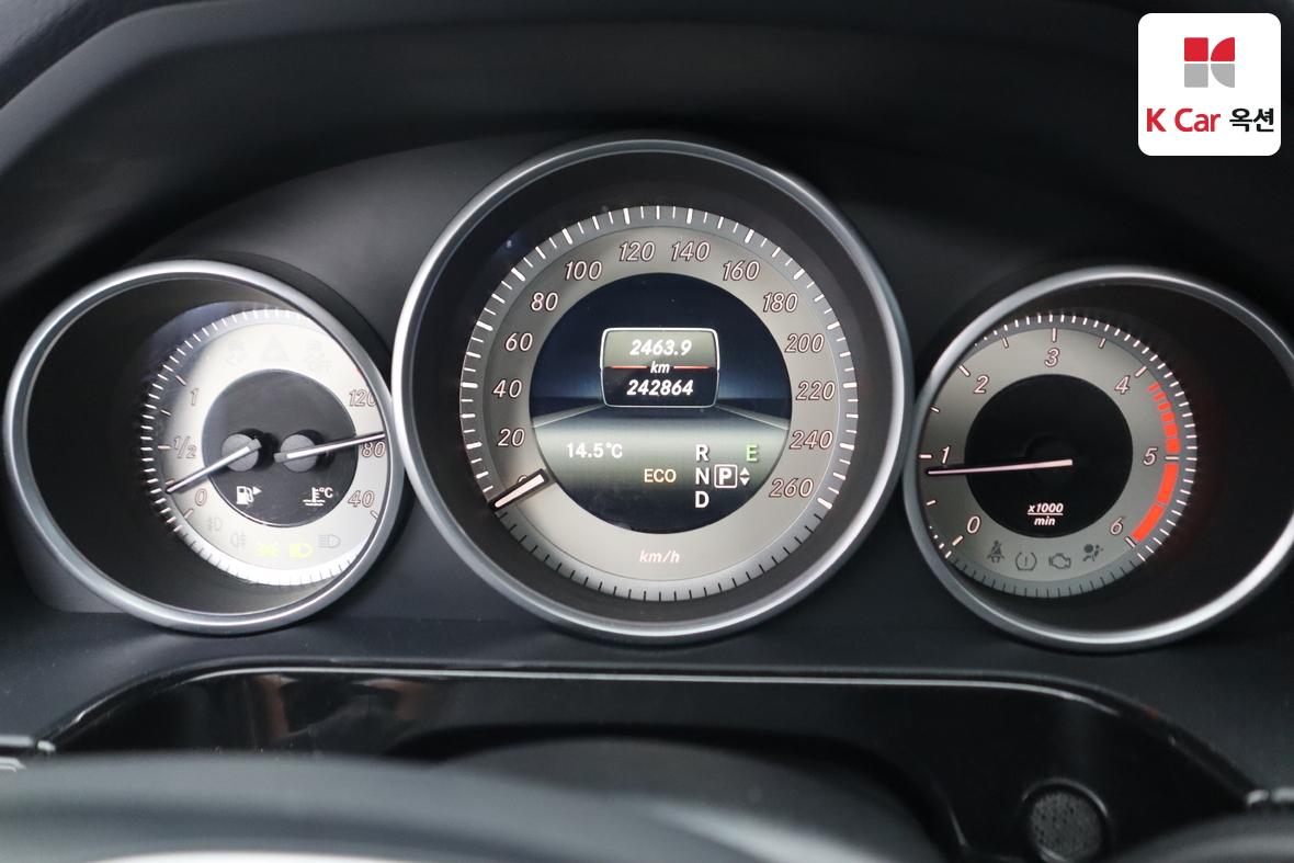 Mercedes-Benz E-Class 2014 - Image 5