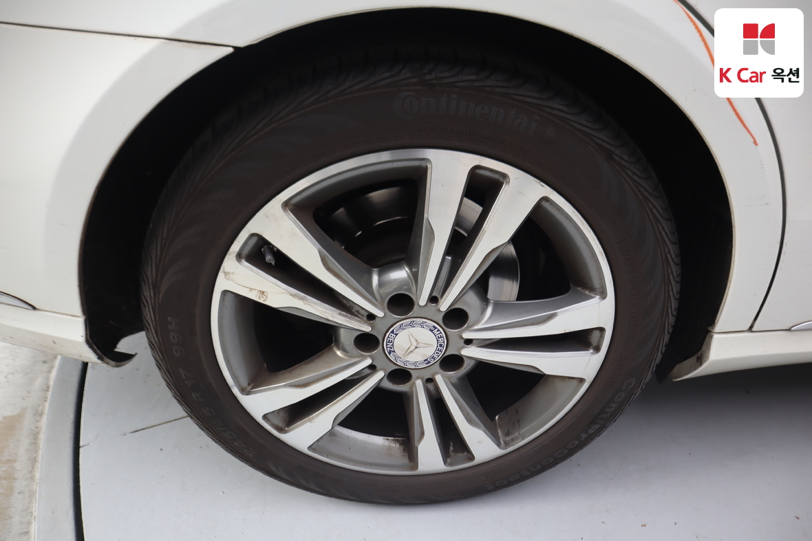 Mercedes-Benz E-Class 2014 - Image 49