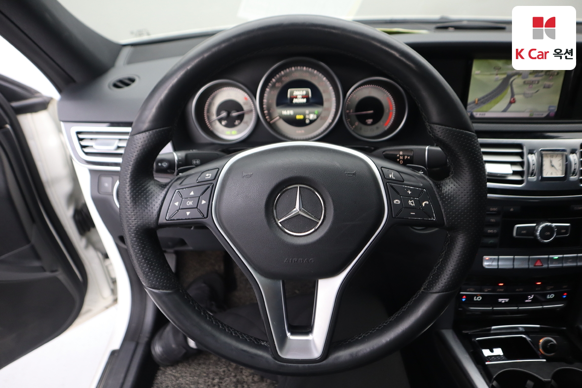Mercedes-Benz E-Class 2014 - Image 10