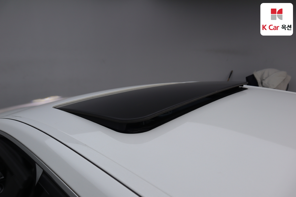 Mercedes-Benz E-Class 2014 - Image 24