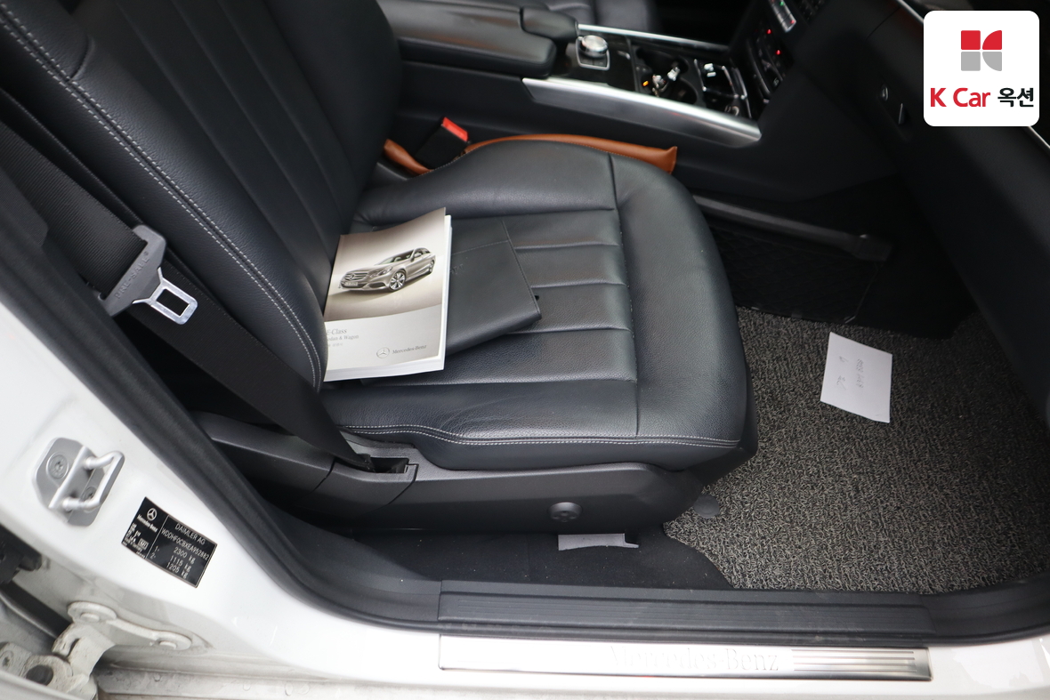 Mercedes-Benz E-Class 2014 - Image 32