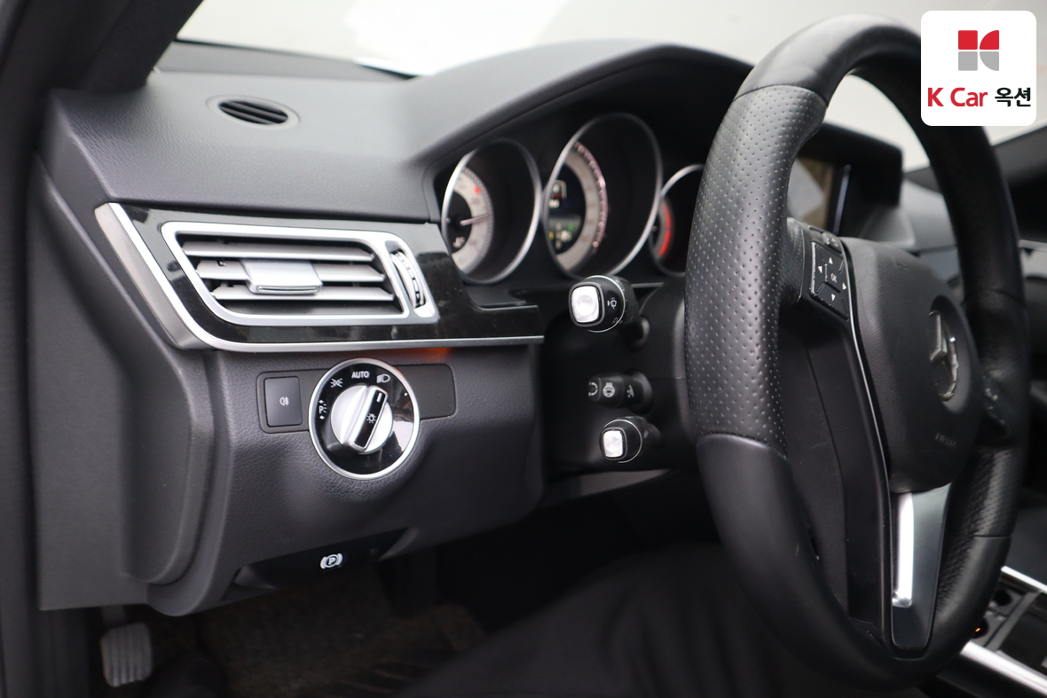 Mercedes-Benz E-Class 2014 - Image 9