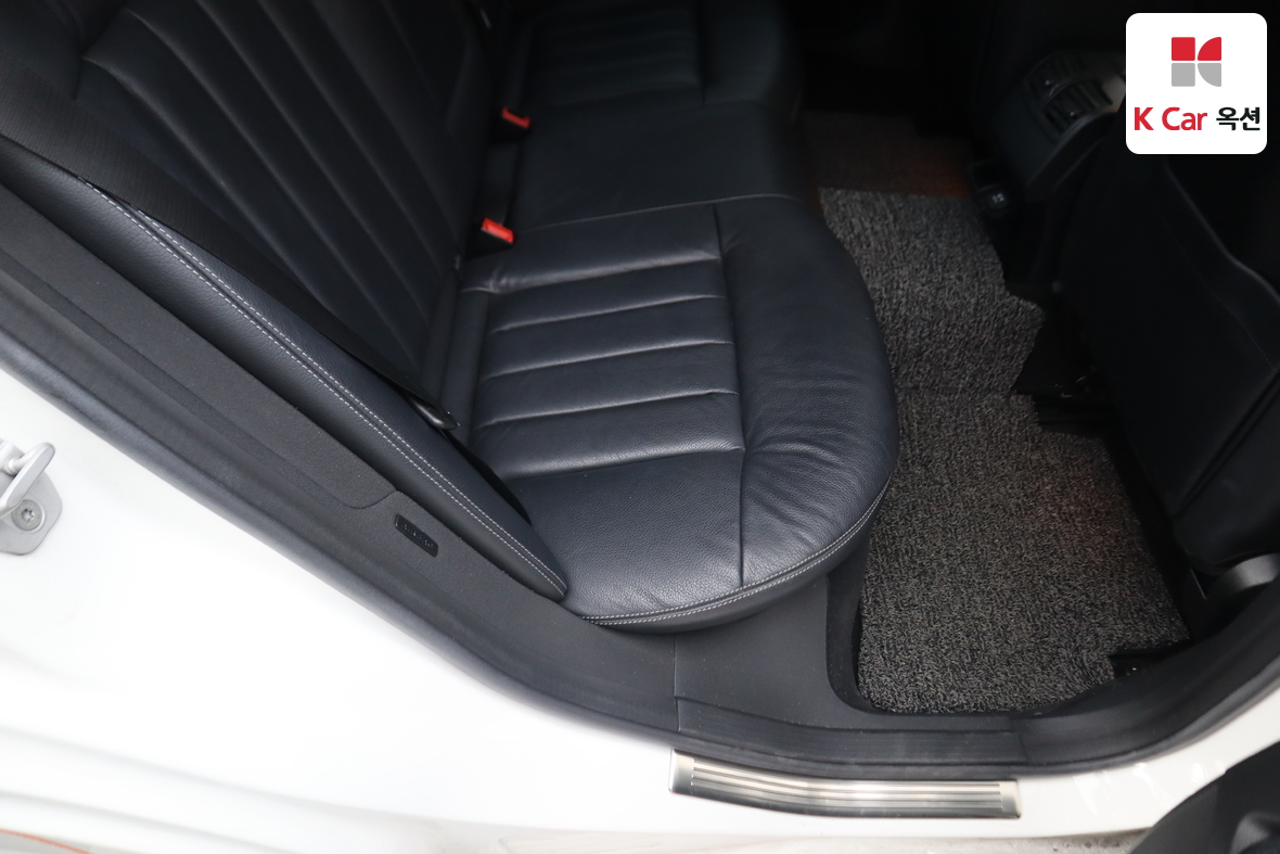 Mercedes-Benz E-Class 2014 - Image 30