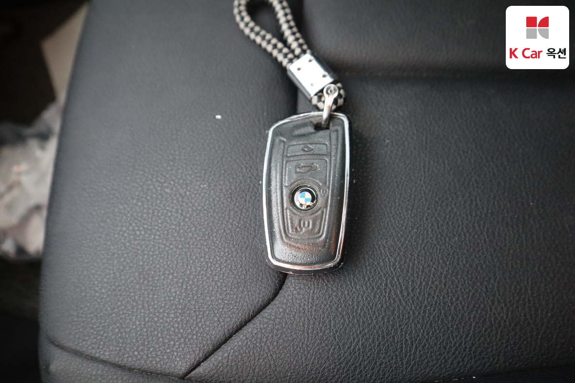 BMW 3 Series 2018 - Image 19