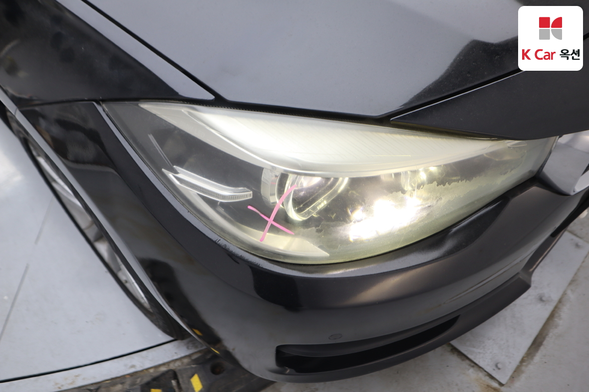 BMW 3 Series 2018 - Image 42