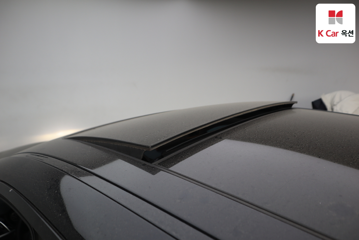 BMW 3 Series 2018 - Image 25