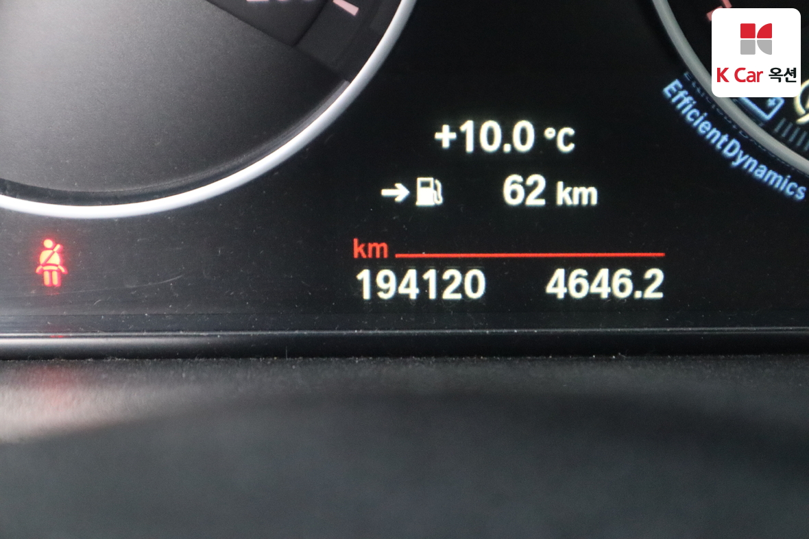 BMW 3 Series 2018 - Image 4