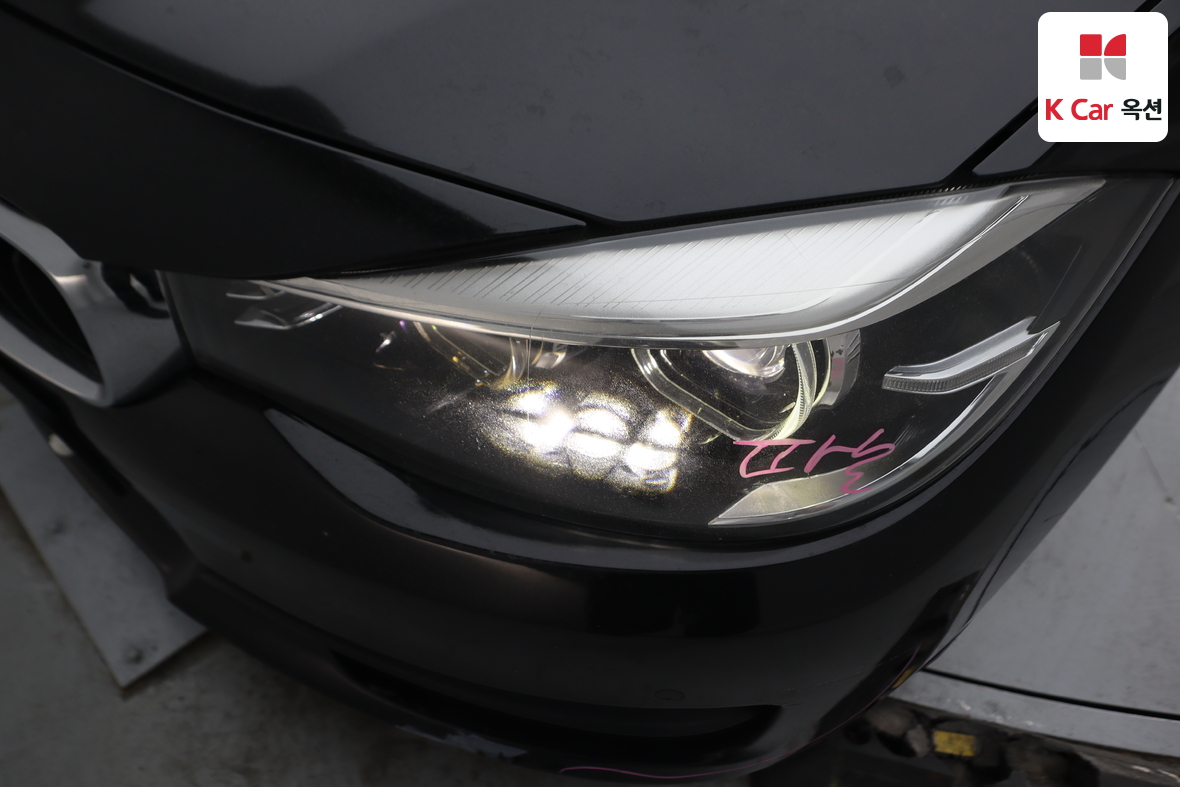 BMW 3 Series 2018 - Image 44