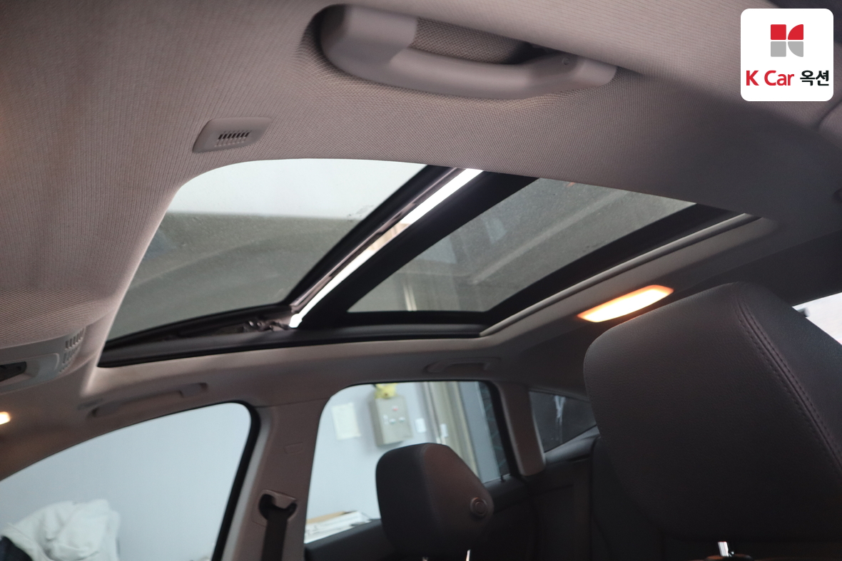 BMW 3 Series 2018 - Image 24