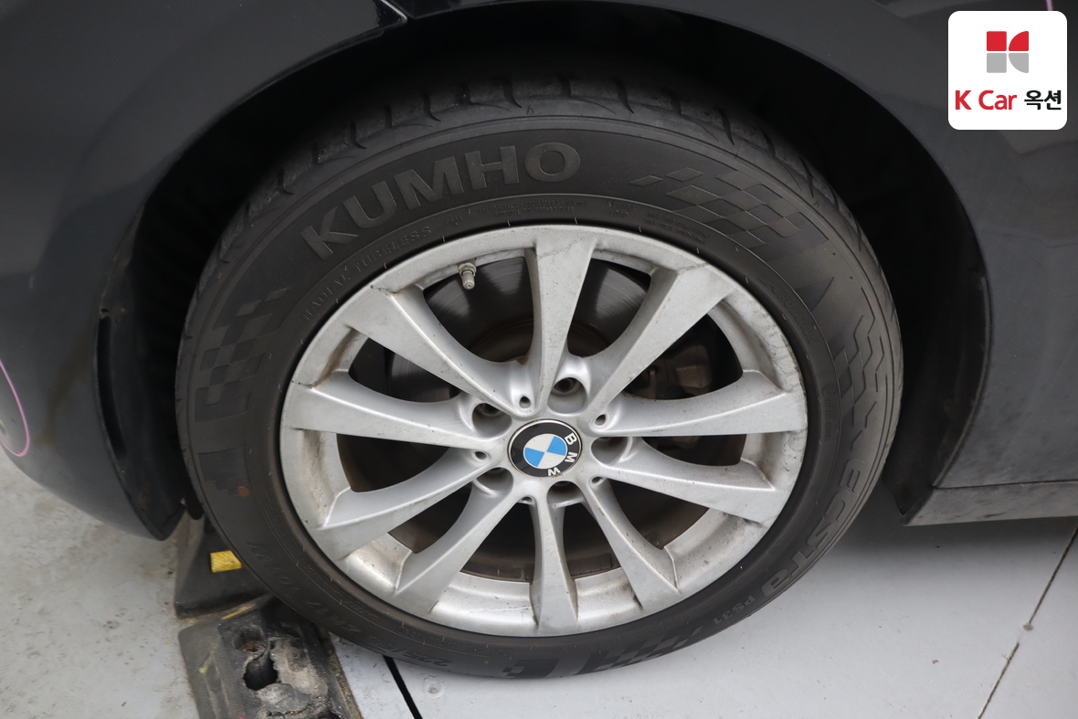 BMW 3 Series 2018 - Image 52