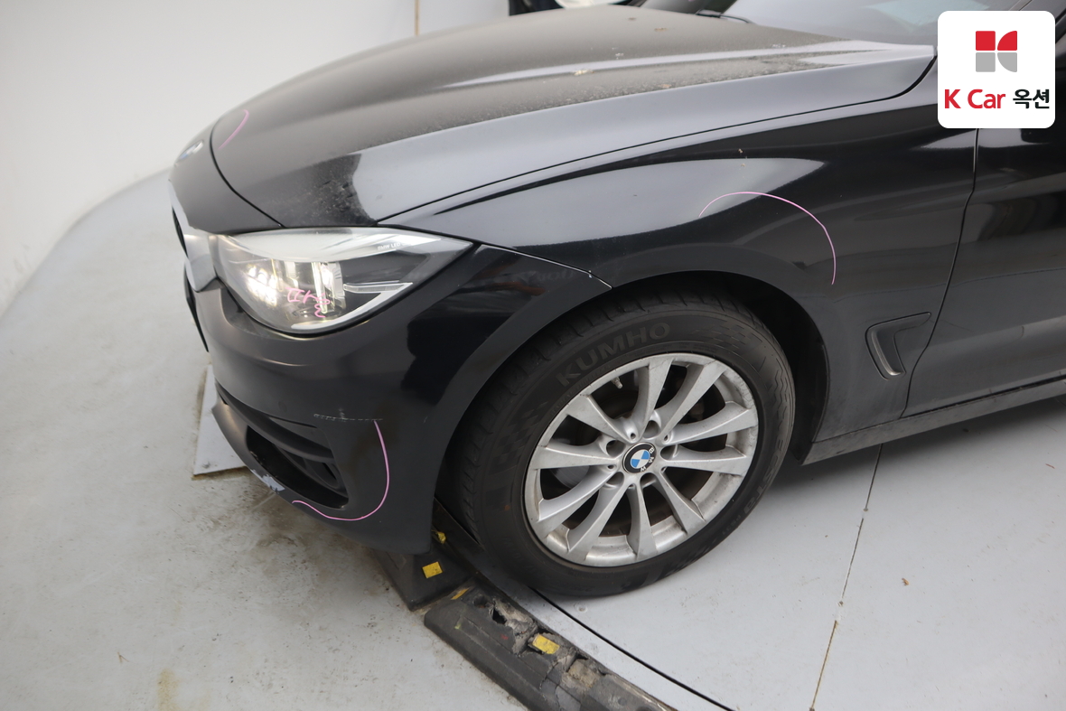 BMW 3 Series 2018 - Image 45