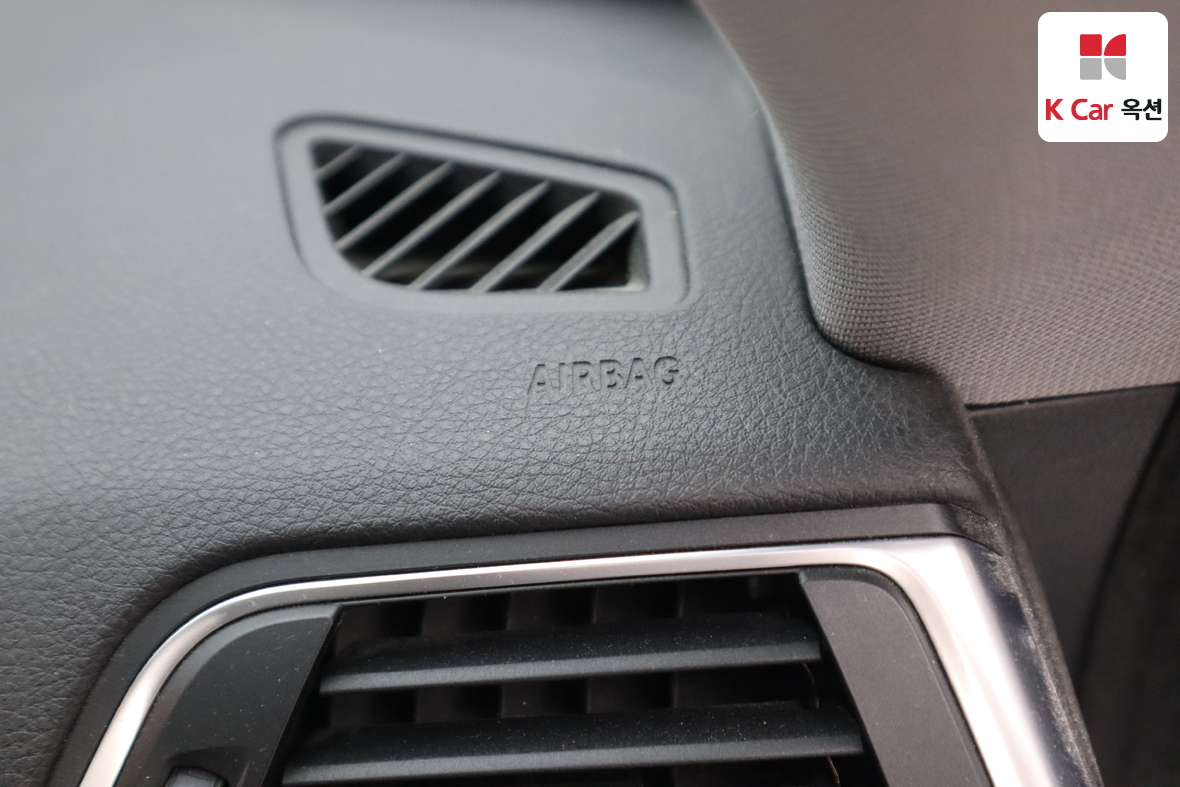 BMW 3 Series 2018 - Image 35