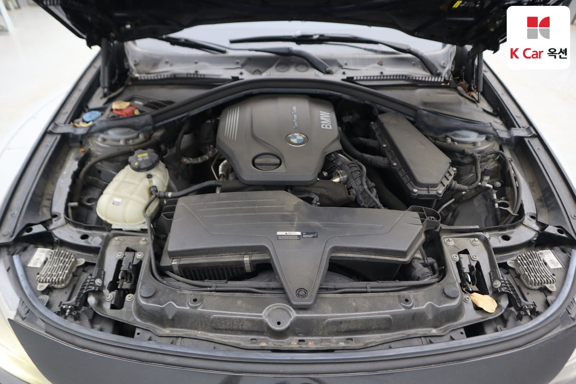 BMW 3 Series 2018 - Image 37