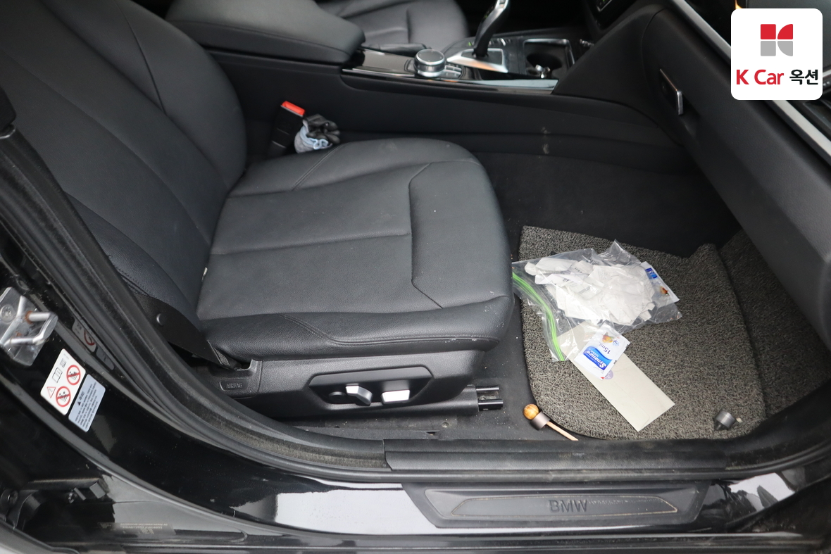 BMW 3 Series 2018 - Image 34