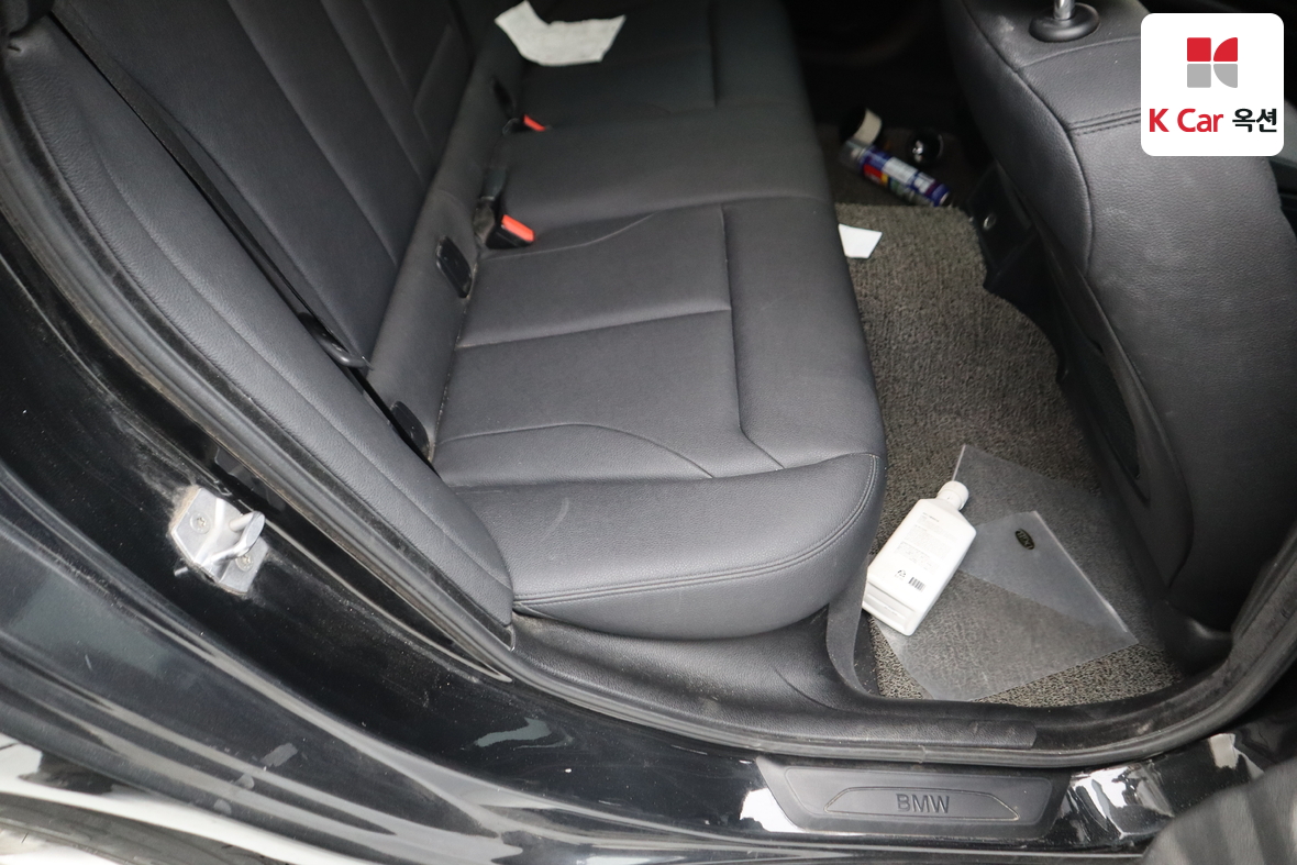 BMW 3 Series 2018 - Image 32