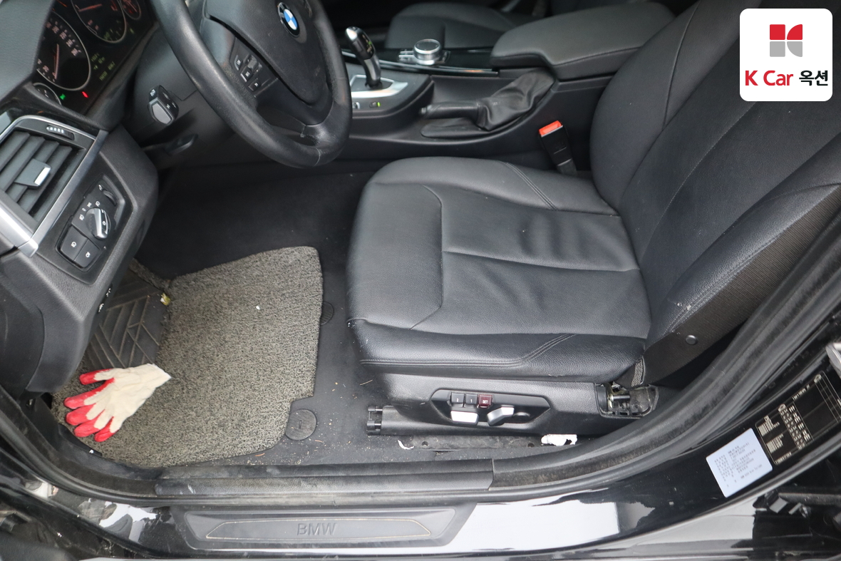 BMW 3 Series 2018 - Image 22