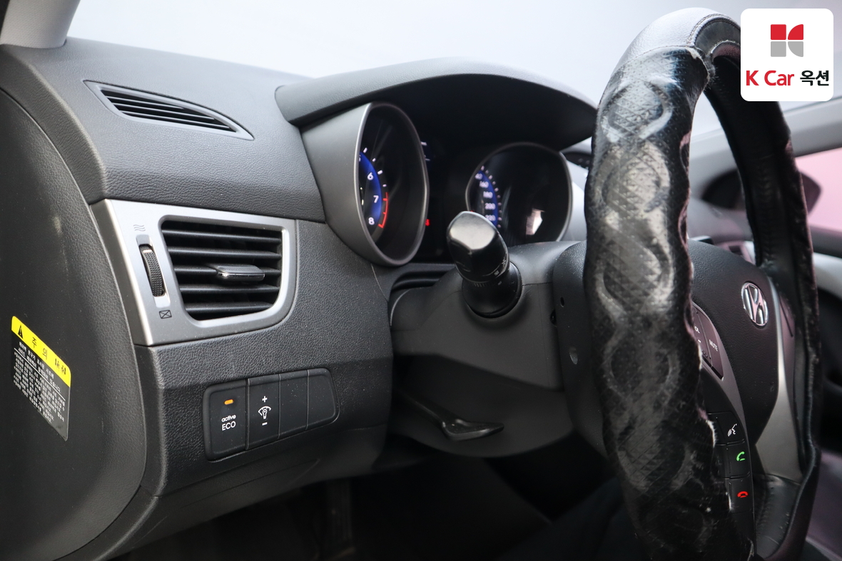 Hyundai Elantra 2011 - Image 9