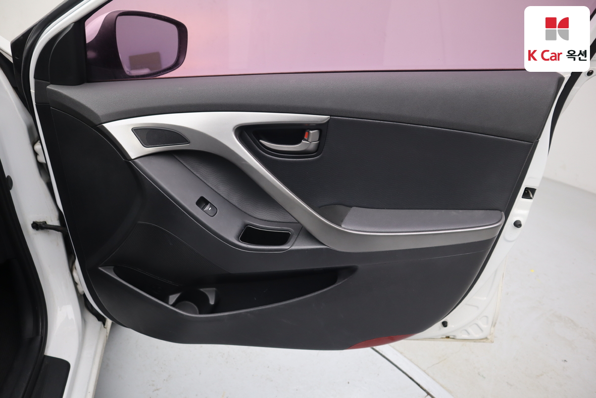 Hyundai Elantra 2011 - Image 26