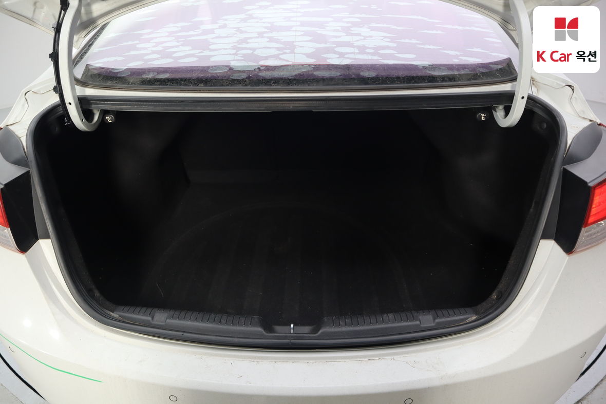 Hyundai Elantra 2011 - Image 23