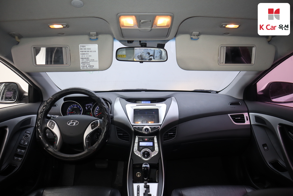 Hyundai Elantra 2011 - Image 3