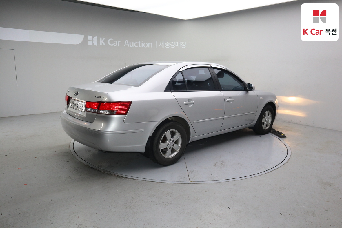 هيونداي سوناتا 2009 - صورة 2