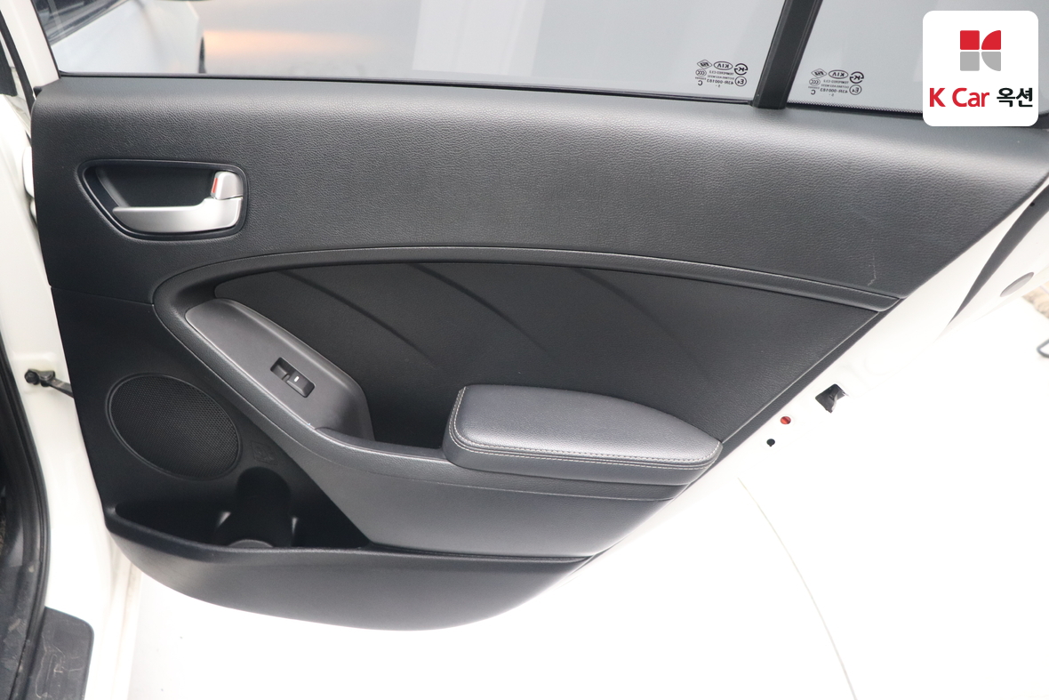 Kia K3 2016 - Image 27