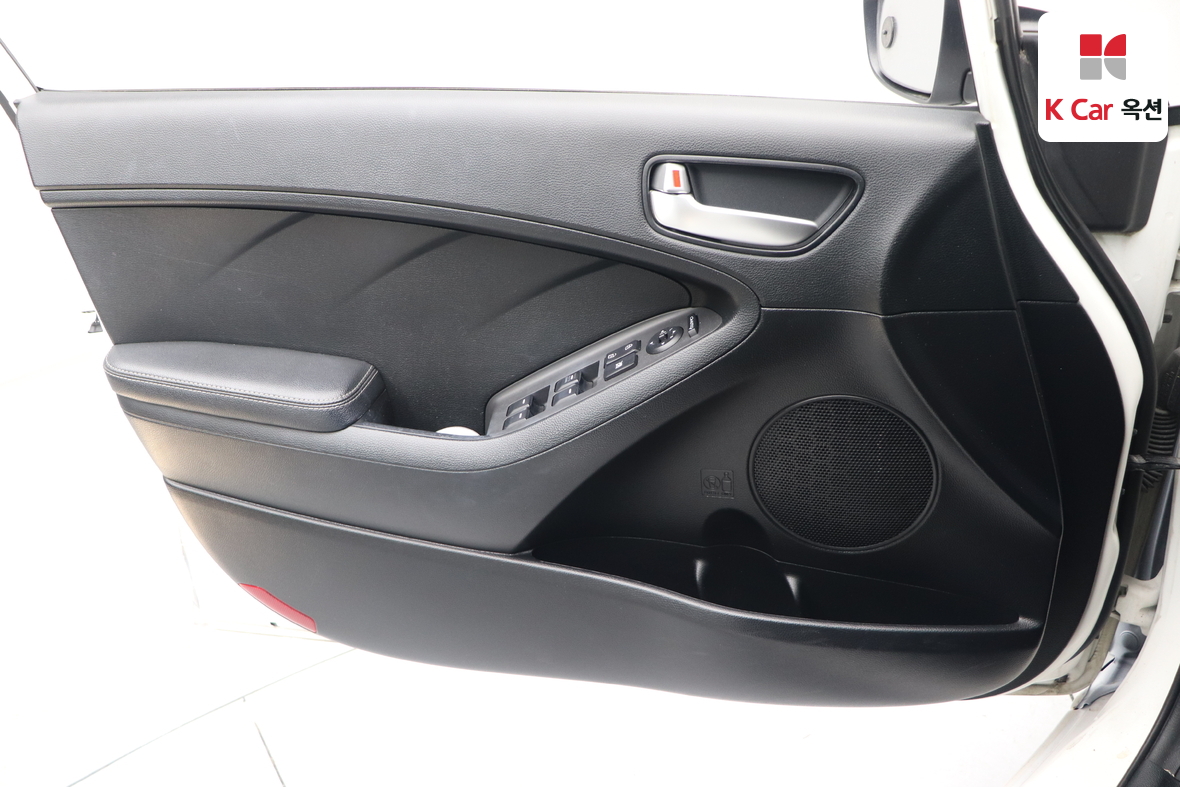 Kia K3 2016 - Image 8