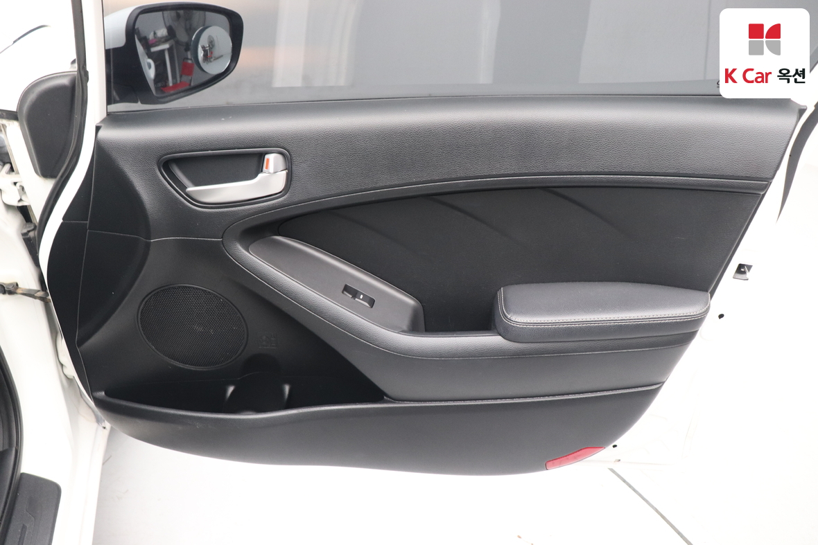 Kia K3 2016 - Image 29
