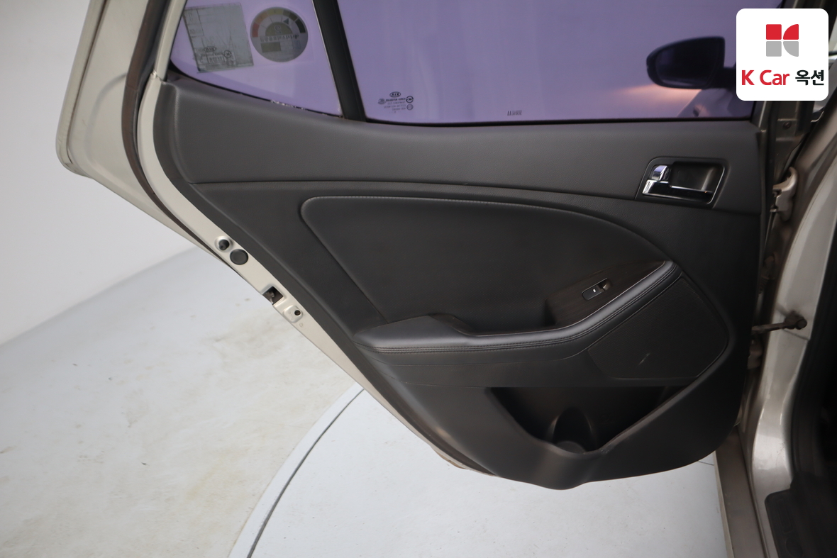 كيا K5 2012 - صورة 20