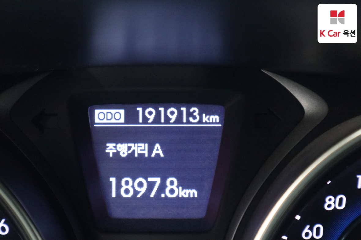 Hyundai Elantra 2011 - Image 4