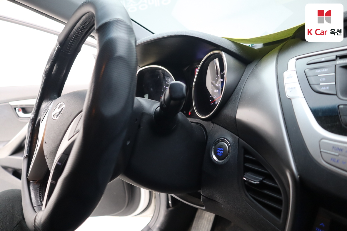 Hyundai Elantra 2011 - Image 11