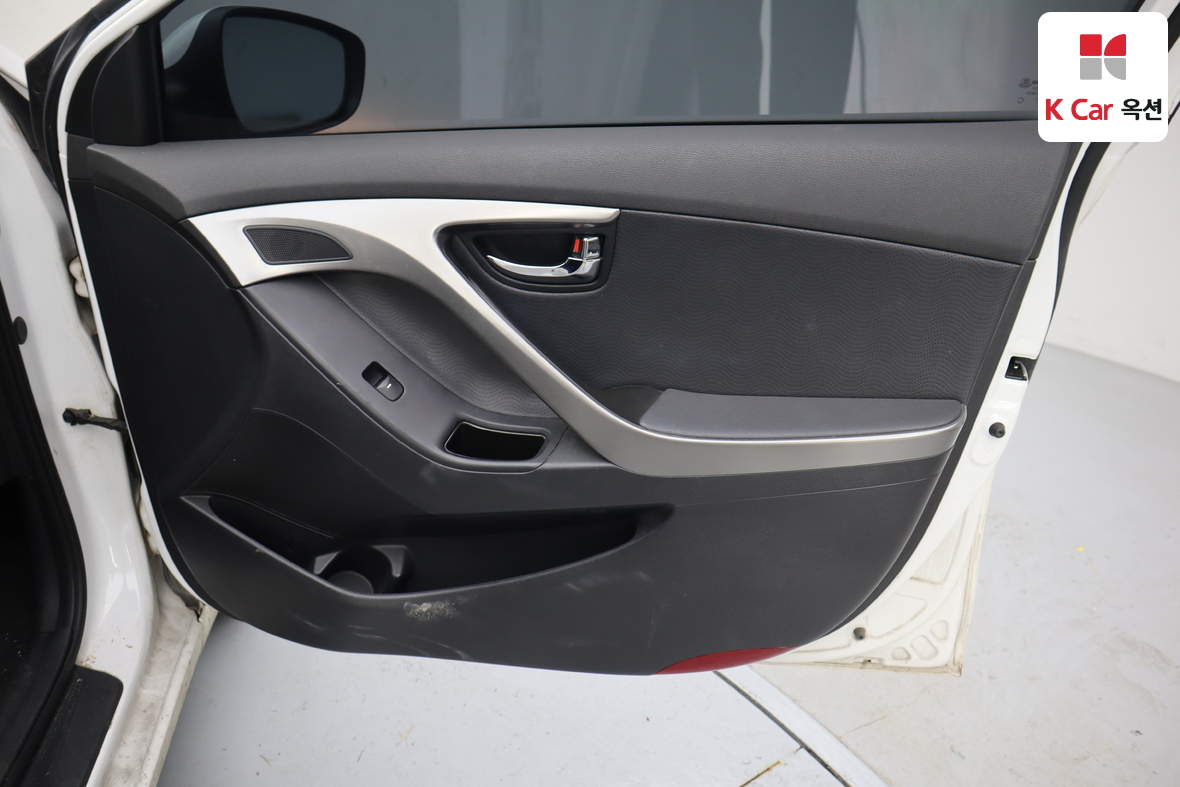 Hyundai Elantra 2011 - Image 26