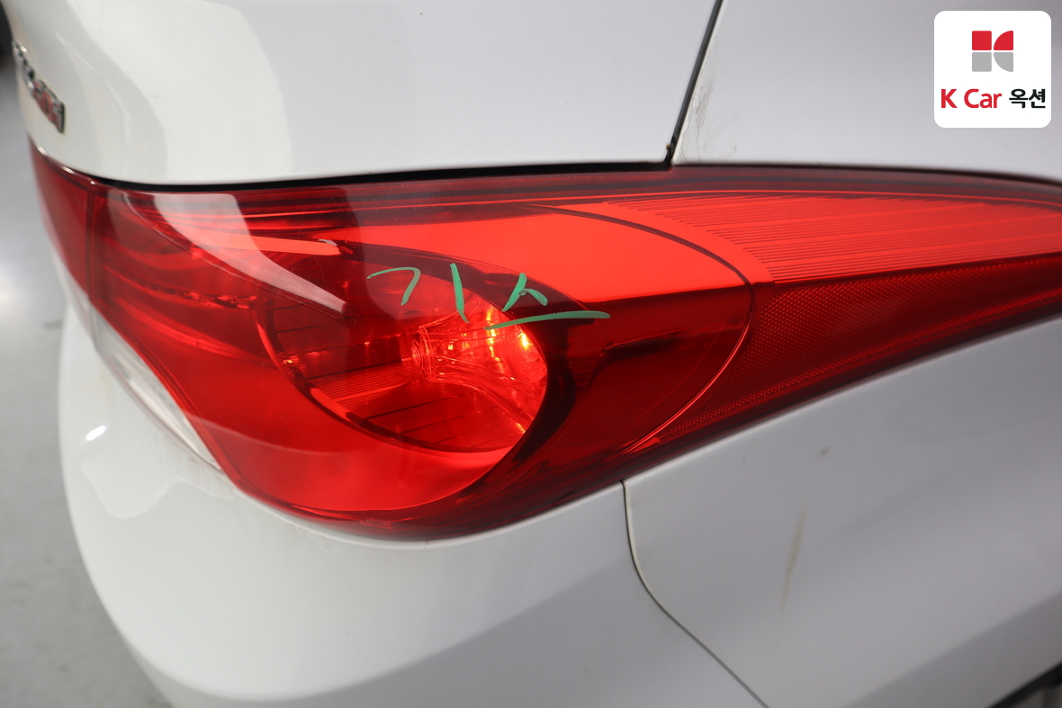 Hyundai Elantra 2011 - Image 39