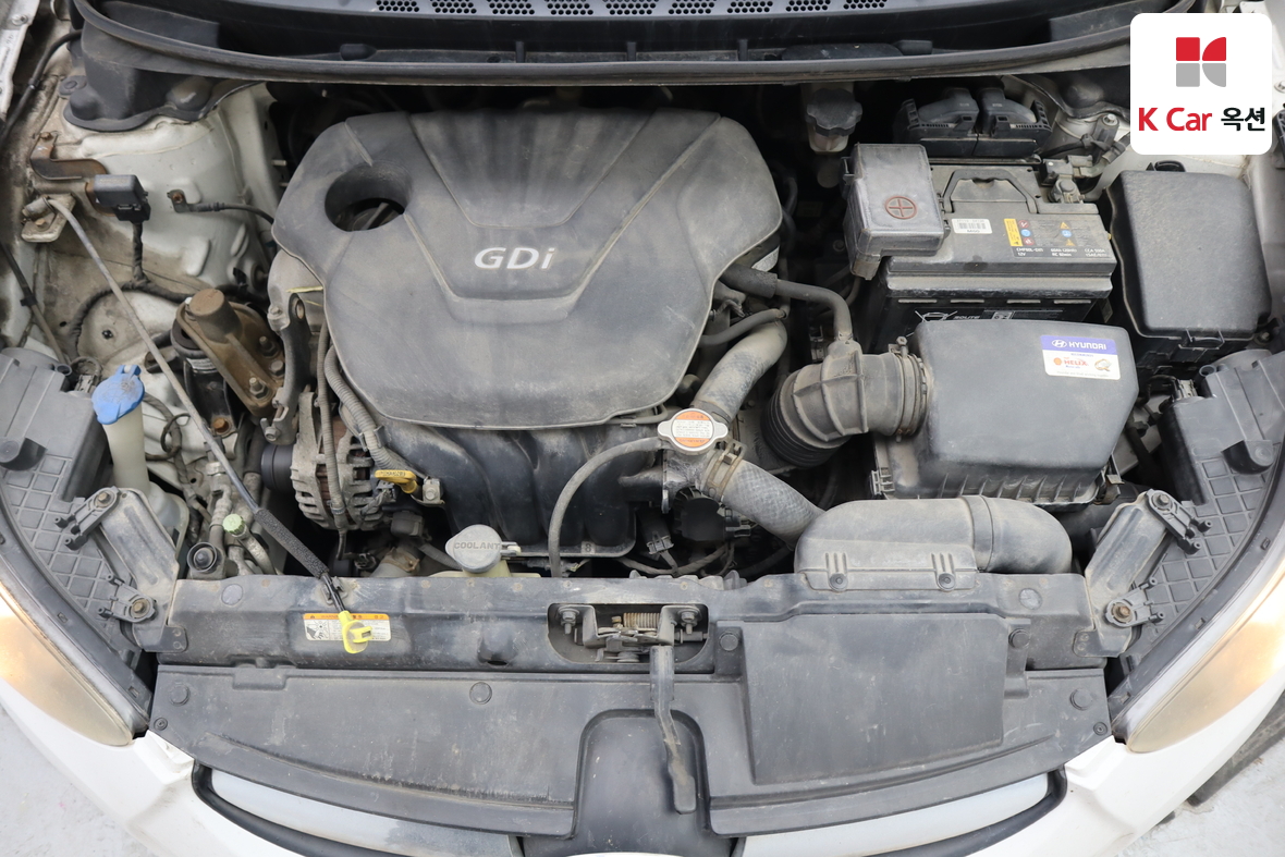 Hyundai Elantra 2011 - Image 30