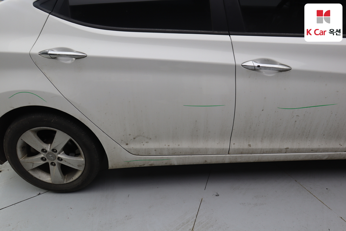 Hyundai Elantra 2011 - Image 40