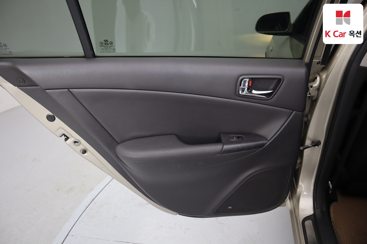 Hyundai Sonata 2008 - Image 20