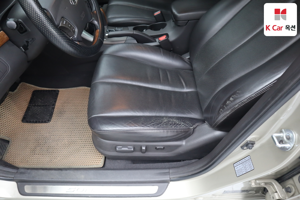 Hyundai Sonata 2008 - Image 18