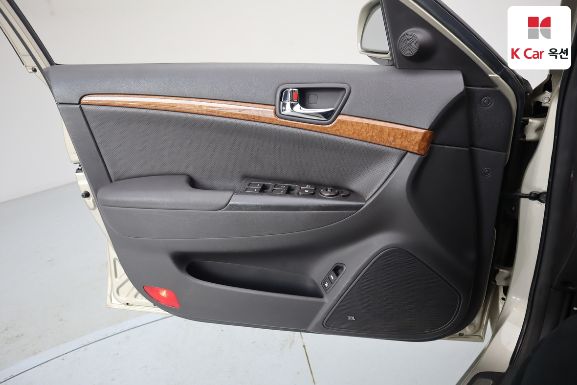 Hyundai Sonata 2008 - Image 8