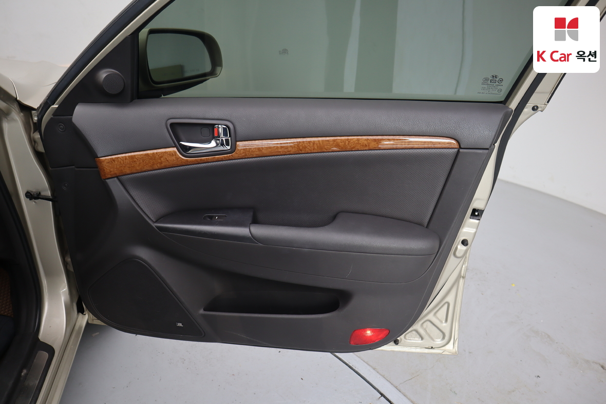 Hyundai Sonata 2008 - Image 26