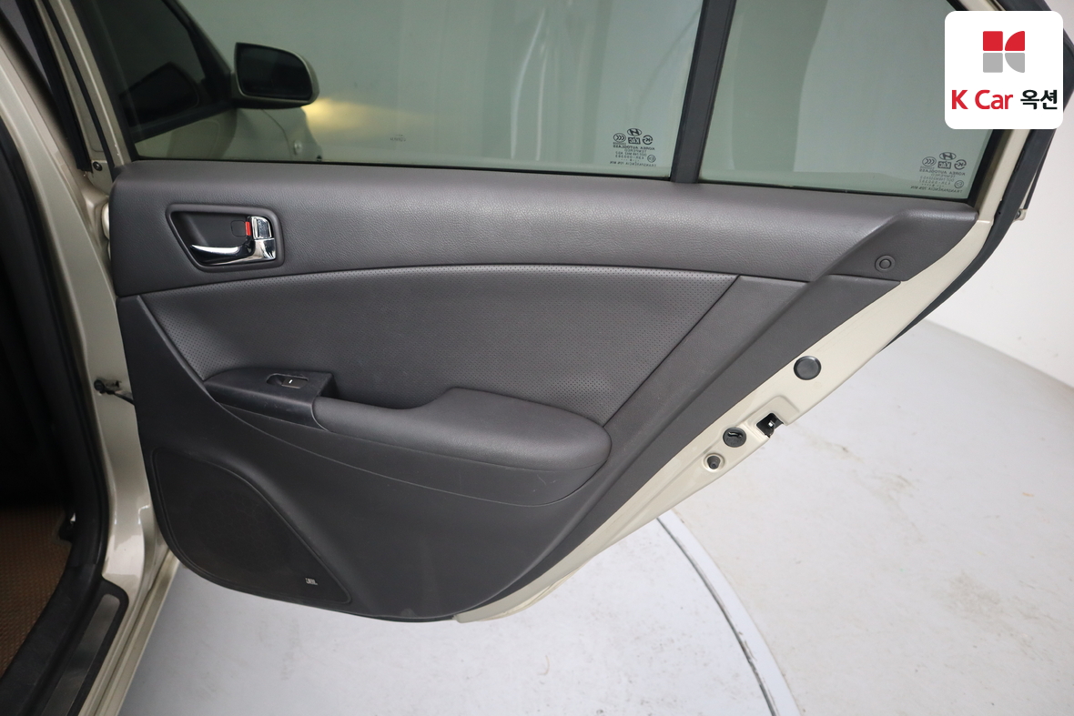 Hyundai Sonata 2008 - Image 24