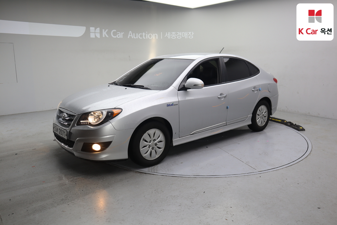 Hyundai Elantra 2012 - Image 1