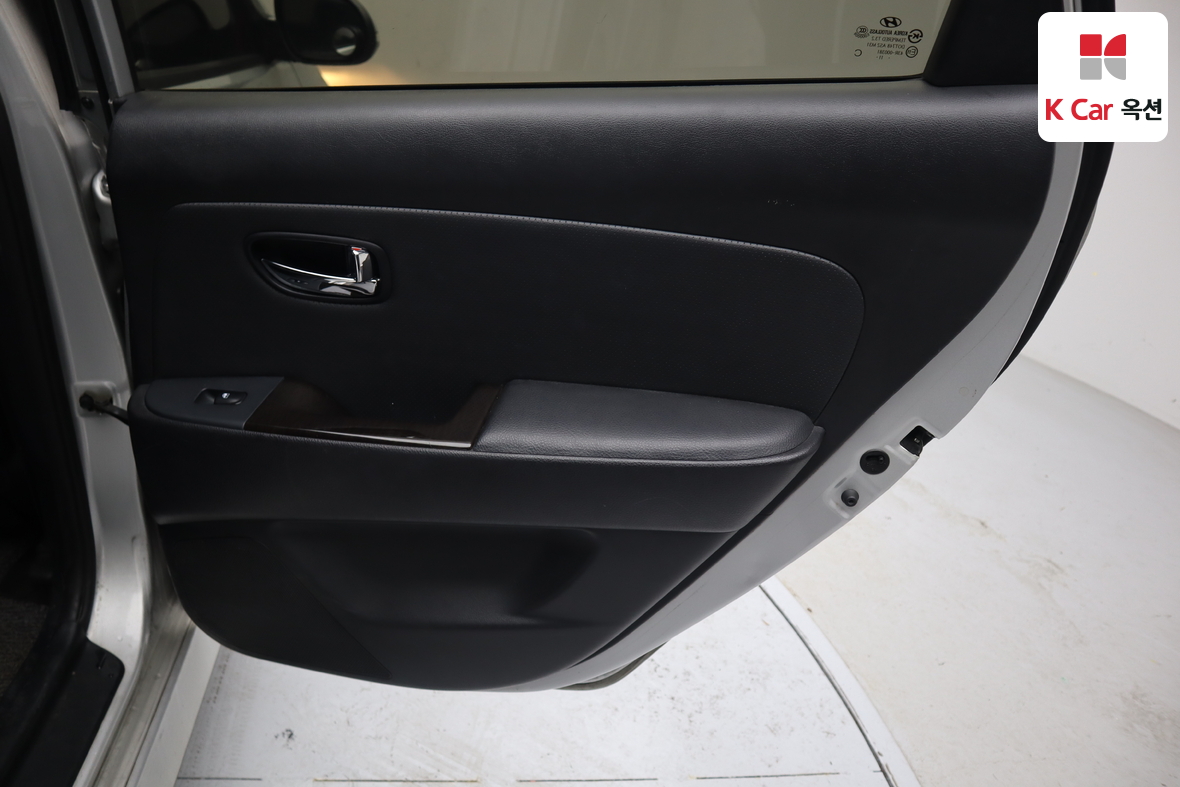 Hyundai Elantra 2012 - Image 25