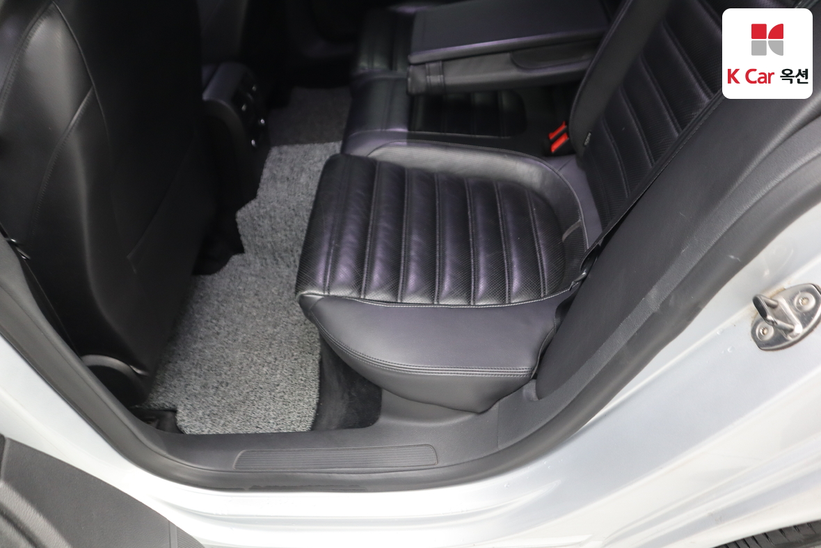 Volkswagen CC 2011 - Image 24