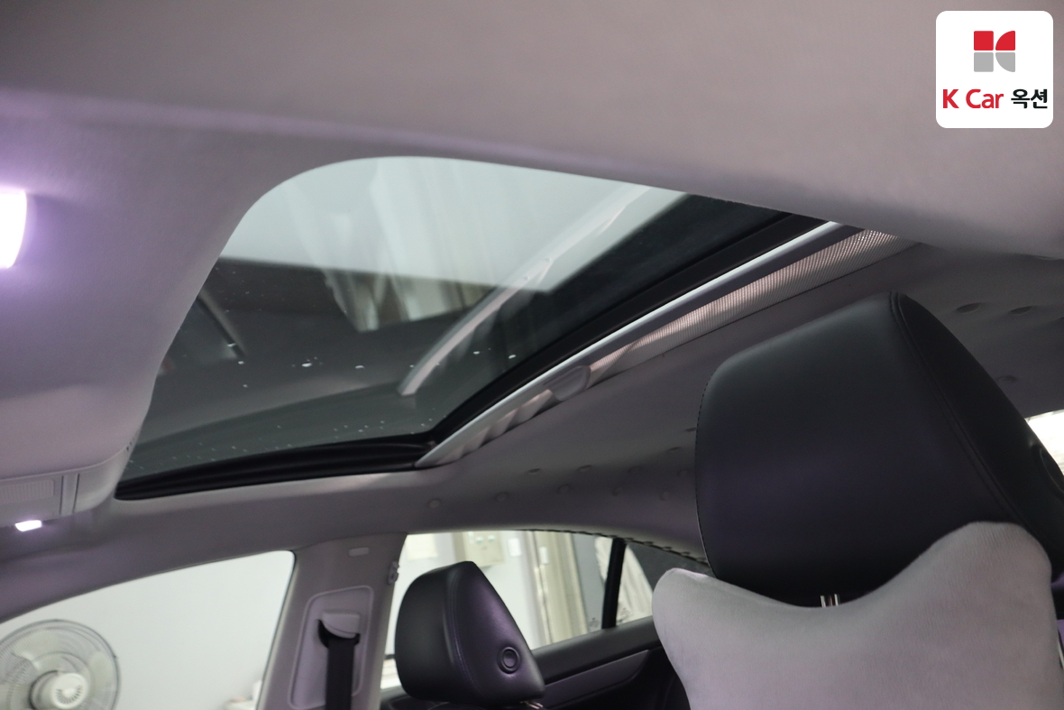 Volkswagen CC 2011 - Image 21