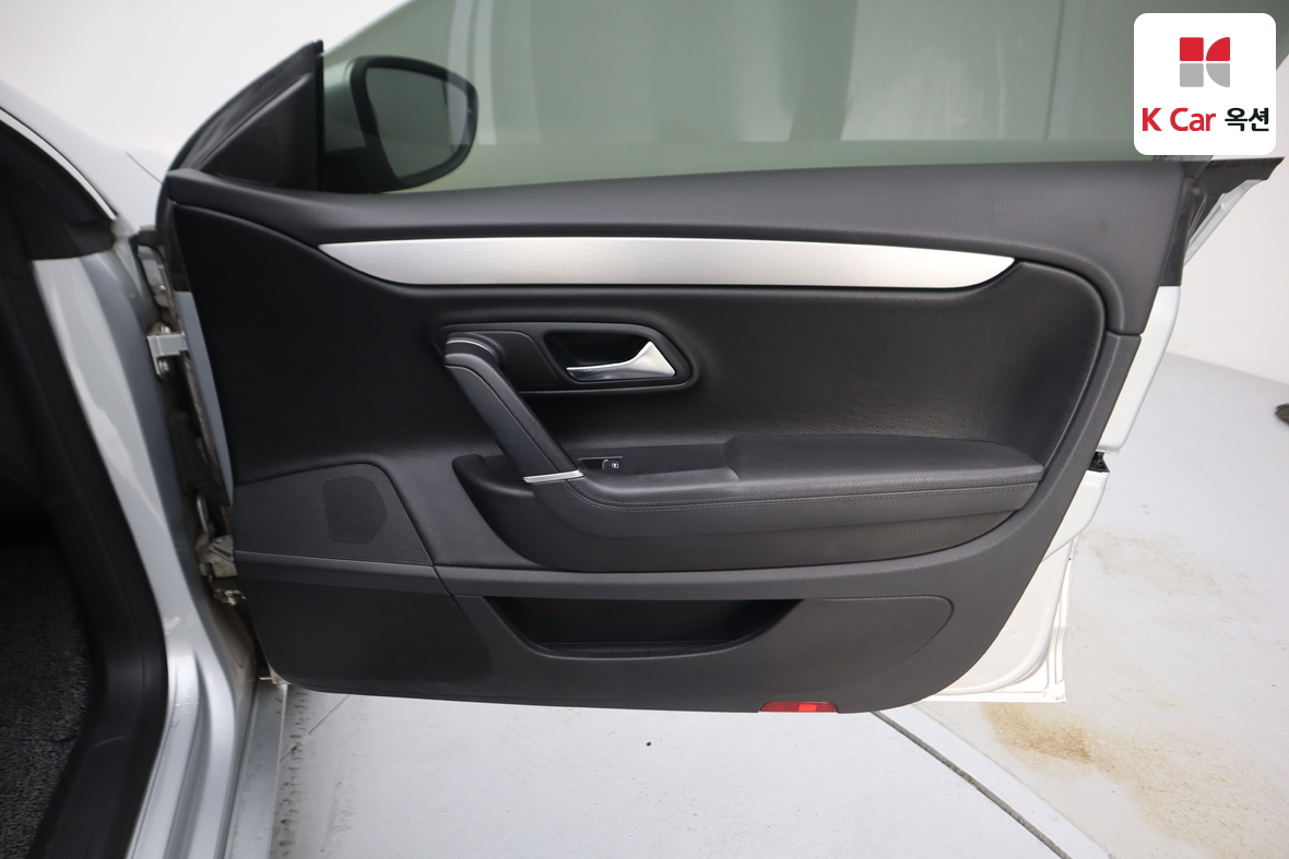 Volkswagen CC 2011 - Image 30