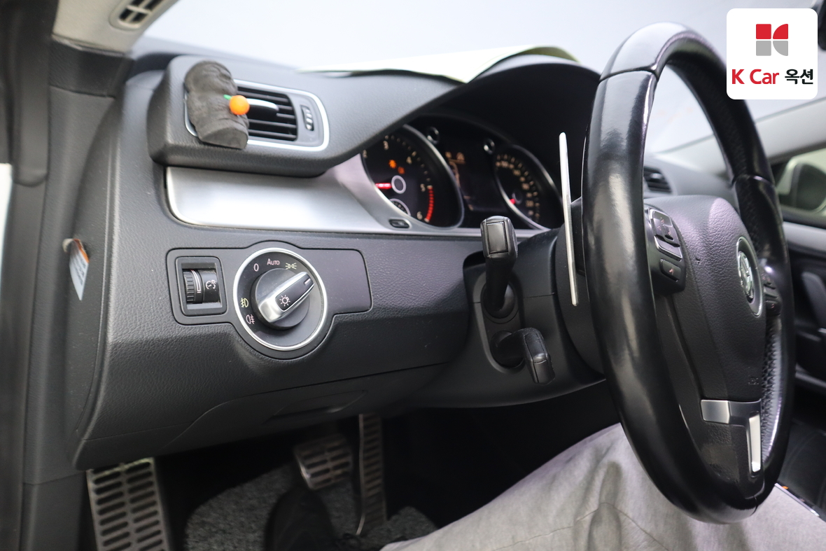 Volkswagen CC 2011 - Image 9