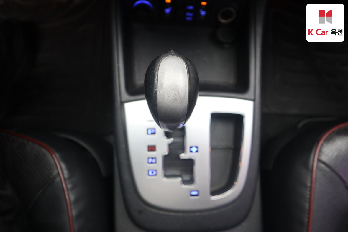 Hyundai Santa Fe 2009 - Image 17