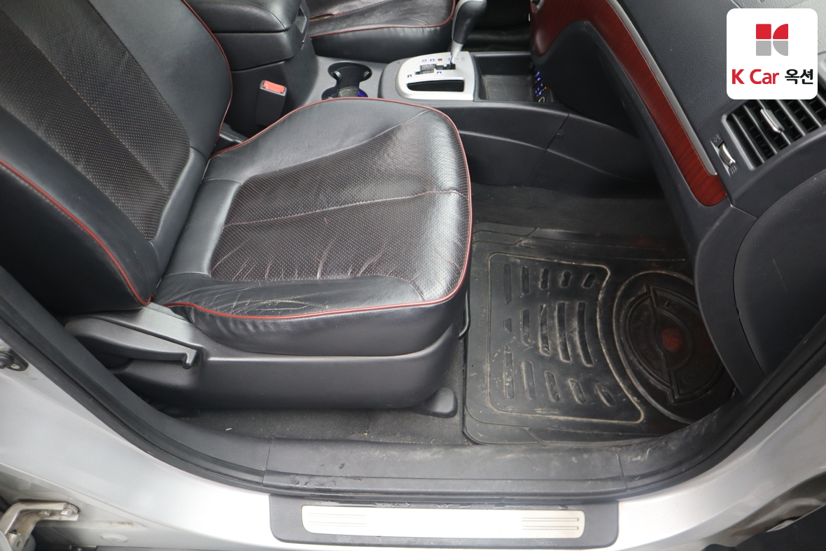 Hyundai Santa Fe 2009 - Image 33